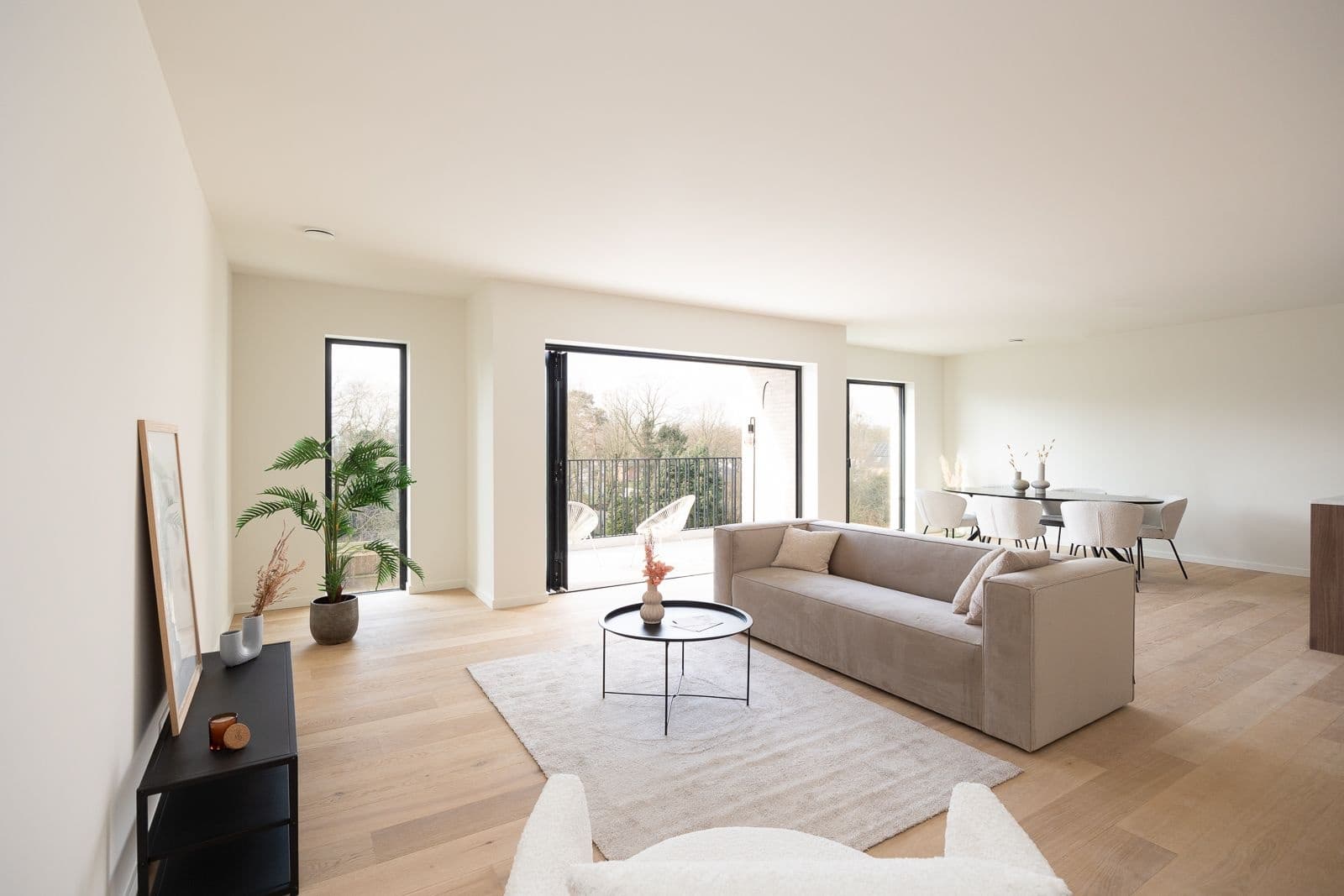 Augustijnslei in Brasschaat — vastgoedstyling door Intrastijl